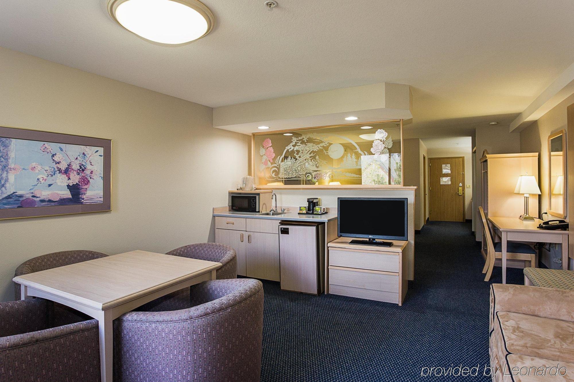 Sojourn Suites Portland Airport Buitenkant foto