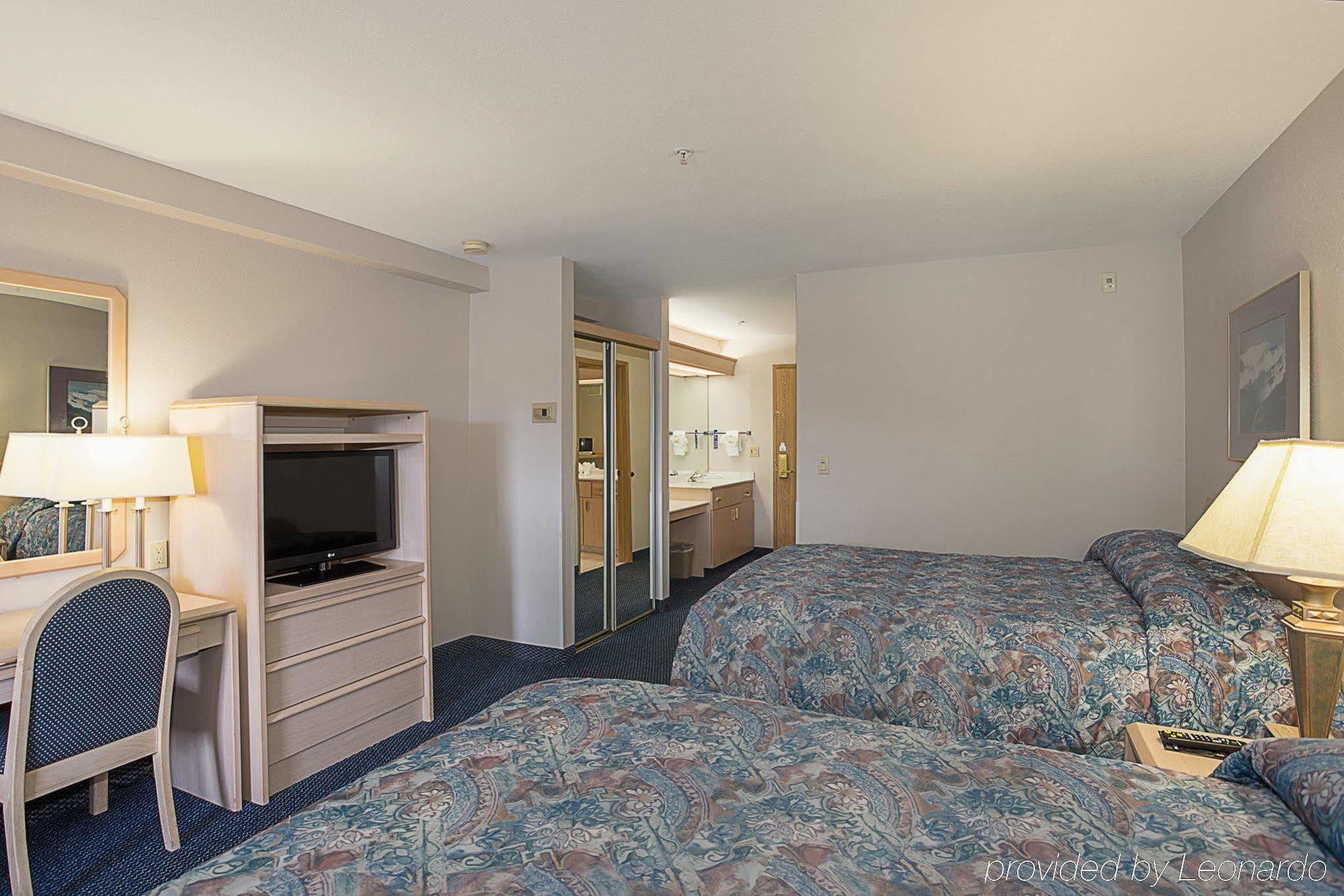 Sojourn Suites Portland Airport Buitenkant foto